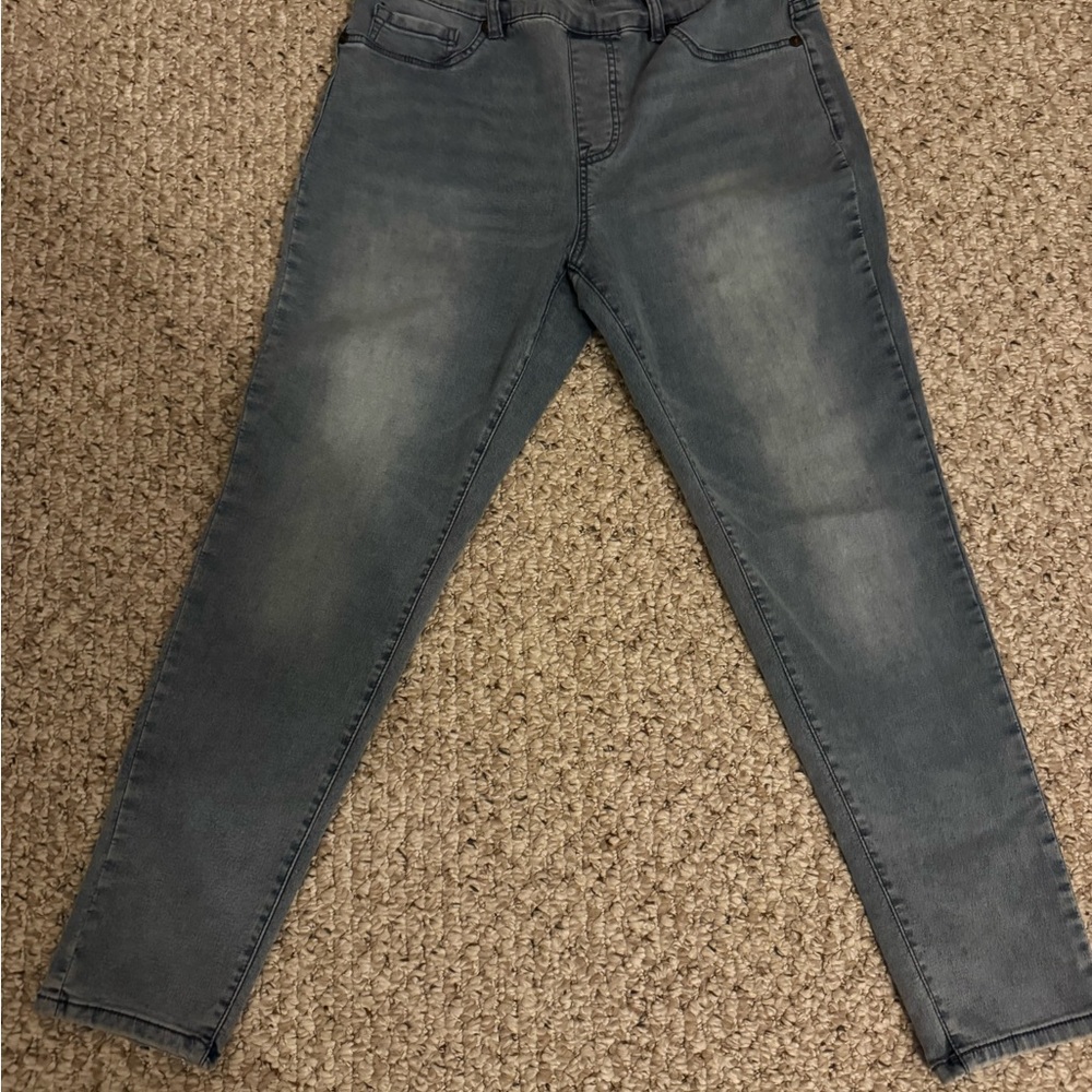 DG2 light blue jeans Petite Med. Elastic waistband.